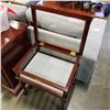Image 2 : END TABLE W/ LIFT TOP DESK