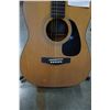 Image 2 : YAMAHA ETERNA GUITAR AND STAND