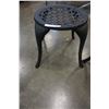 Image 3 : 2 CAST IRON PLANT STANDS