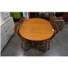 Image 2 : ROUND MAPLE DINING TABLE W/ LEAF AND 4 CHAIRS