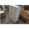 Image 3 : WHITE WARDROBE
