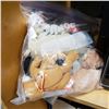 Image 2 : BAG OF JEWELRY AND BAG OF TYS