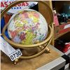 Image 2 : LAS VEGAS LIGHT UP SIGN AND SMALL SWIVEL GLOBE