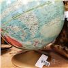 Image 2 : VINTAGE MACLEANS GLOBE
