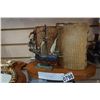 Image 2 : VINTAGE SHIP TV LIGHT SHIP MOTIF AND SHIP PLAQUE