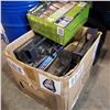 Image 1 : BOX OF SOLAR YARD LIGHTS
