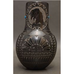 SIOUX INDIAN POTTERY VASE (RED STARR)