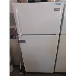 Frigidaire Locking Refrigerator - Broken Crisper