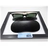 Image 1 : Ladies New Ray-Ban Wayfarer Sunglasses with Case