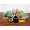 Image 1 : 20 Art Glass Paper Weights with Tray