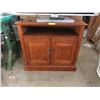Image 1 : 2 Door Wood Cabinet w/ Shelf -18" x 33" x 30" tall