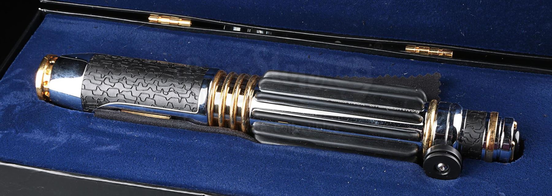 STAR WARS ATTACK OF THE CLONES Mace Windu Signature Edition Replica