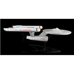 STAR TREK: THE ORIGINAL SERIES - USS Enterprise NCC-1701 Model Replica