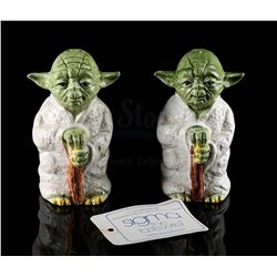 STAR WARS TOYS - Yoda Salt and Pepper Set