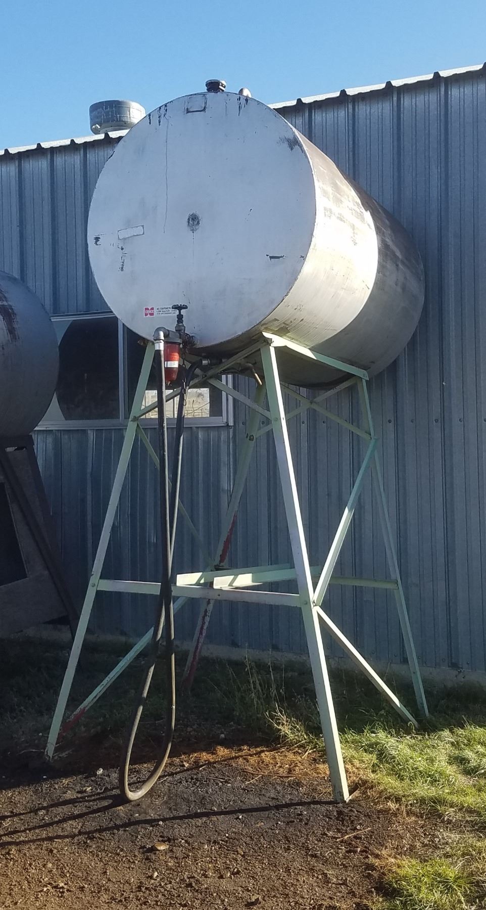 500 gallon fuel tank on stand, diesel