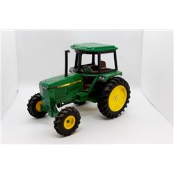 John Deere fwa tractor 1:16