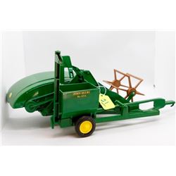 John Deere 12A combine 1:16