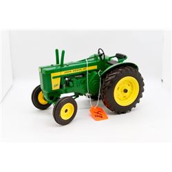 John Deere 720 toy tractor 1:16