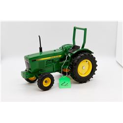 John Deere toy tractor 1:16