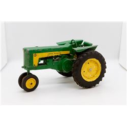 John Deere toy tractor 1:16 USED