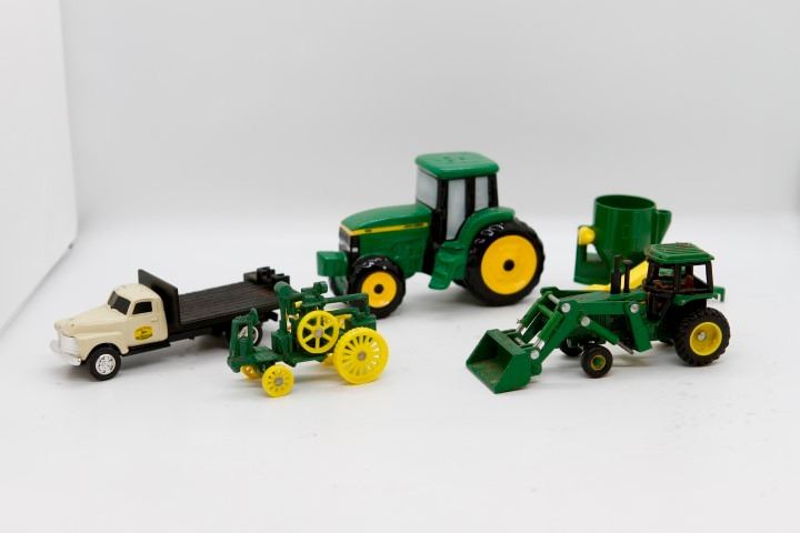 john deere miniature toys