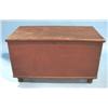 Image 1 : PENNSYLVANIA RED WASHED BLANKET CHEST