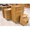 Image 2 : 4 PIECE HEYWOOD WAKEFIELD BEDROOM SUITE