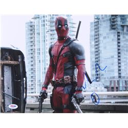 Ryan Reynolds Signed "Deadpool" 11x14 Photo (PSA COA)