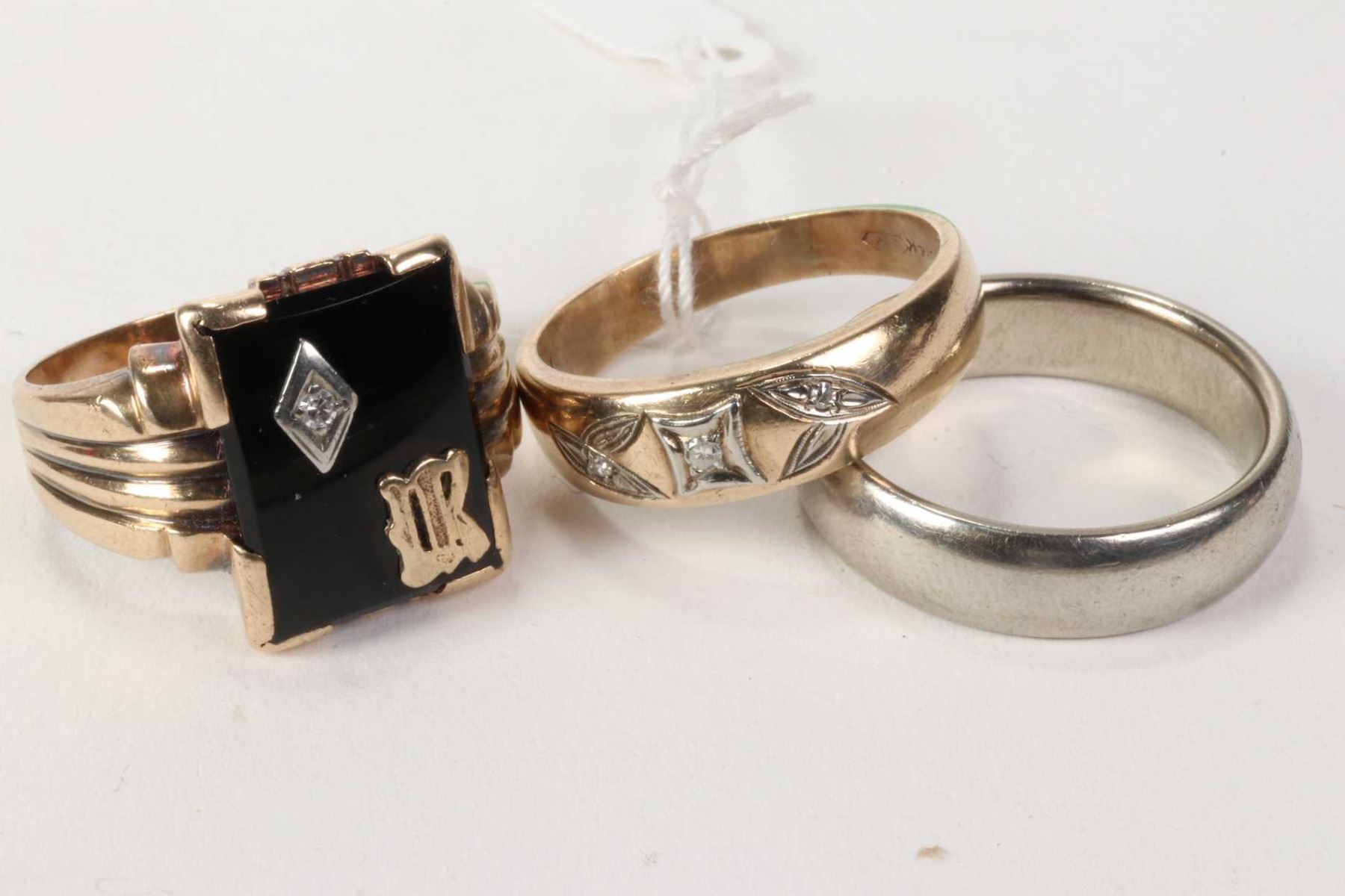 Three Vintage Gent S Rings Including 10 14kt Set With Diamonds 10kt Signet Ring With Onyx And Diamo Three Vintage Gent S Rings Including 10 14kt Set With Diamonds 10kt Signet Ring With Onyx And Diamo