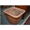 Image 1 : Large Fleur d' lis decorative terracotta planter and a 22" high concrete pineapple