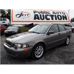 C3 --  2004 VOLVO S40  , Grey , 160659  KM's