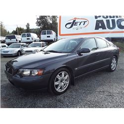 A12H --  2002 VOLVO S60  , Blue , 256326  KM's "NO RESERVE"