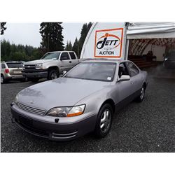 N1 --  1996 LEXUS ES300 , Grey , 303302  KM's