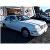 Image 2 : P4 --  1999 MERCEDES E320  , White , 281360  KM's