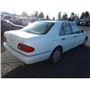 Image 3 : P4 --  1999 MERCEDES E320  , White , 281360  KM's
