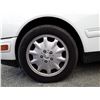 Image 8 : P4 --  1999 MERCEDES E320  , White , 281360  KM's