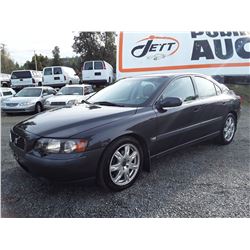 M5 --  2002 VOLVO S60  , Blue , 256326  KM's