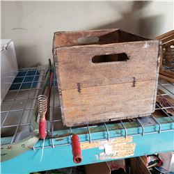 GLEN BURN DAIRY MILK CRATE W/ WHEELS
