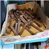 Image 1 : TRAY OF RAILROAD SPIKES