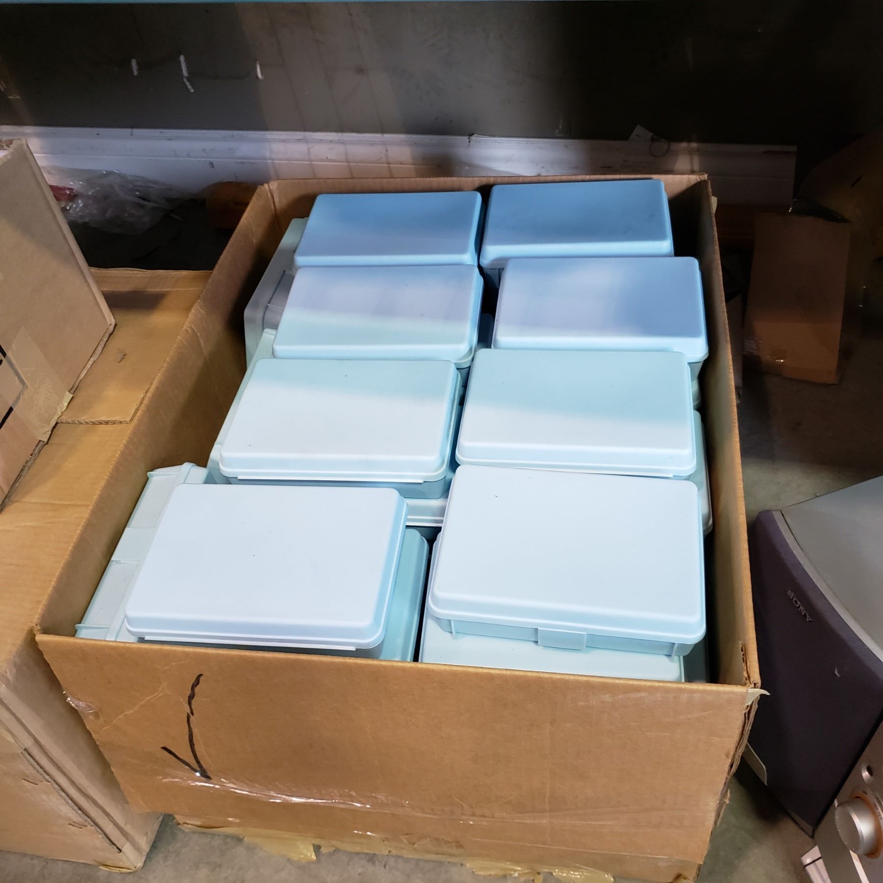 Plastic Box Shell BOX OF NEW PLASTIC CLAMSHELL CONTAINERS