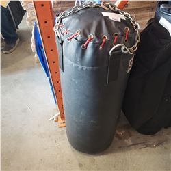 SELECT BLACK PUNCHING BAG