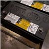 Image 1 : CATERPILLAR 1000 COLD CRANKING AMP BATTERY