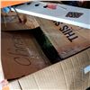 Image 2 : BOX OF CHRISTMAS DECOR