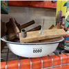 Image 3 : 4 VINTAGE WOODEN CLAMPS, PLANER, SMALL HAND PLANER
