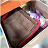 Image 2 : BOX OF TOWELS AND CURTAINS