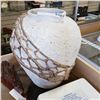 Image 1 : WHITE VASE
