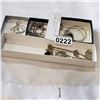 Image 1 : LOT OF 4 TRAYS OF SILVER TONE COSTUME JEWELLERY