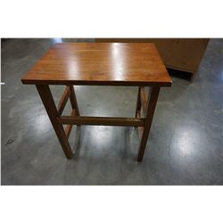 WALNUT END TABLE