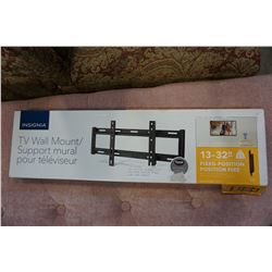 NEW OVERSTOCK INSIGNIA 13-32 INCH FIXED POSITION TV WALL MOUNT 40LB CAPACITY