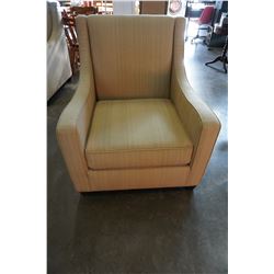 ACCENT CHAIR